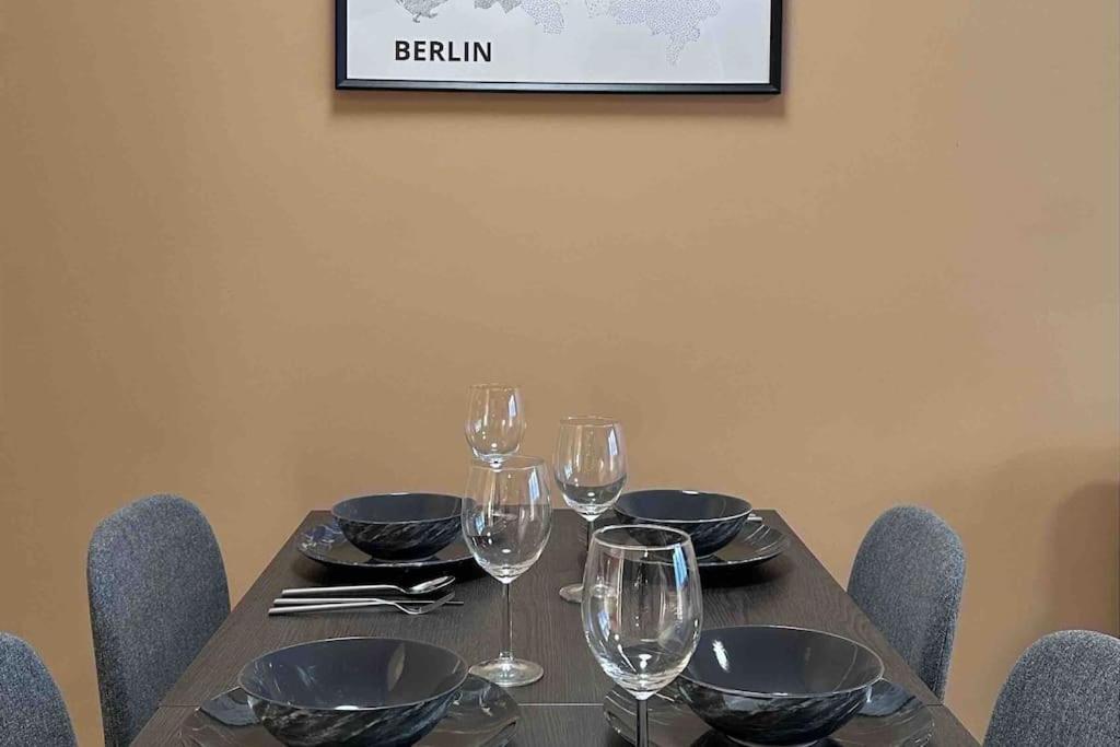 2 Zimmer Apartment Mit Parkplatz ベルリン エクステリア 写真